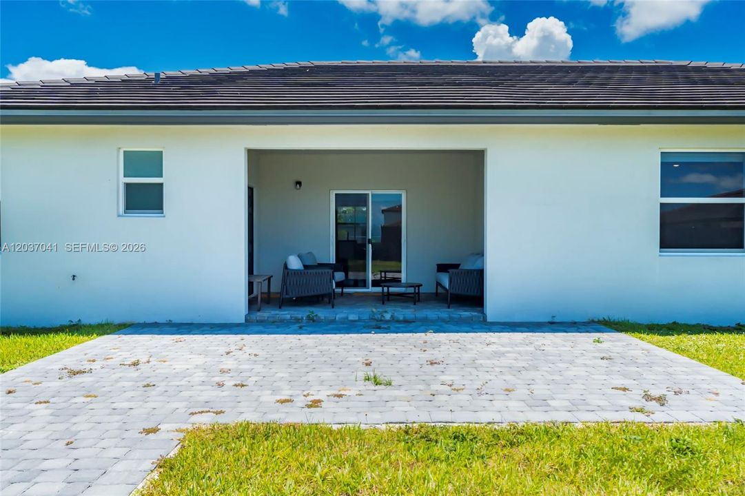 En Venta: $850,000 (5 camas, 4 baños, 2838 Pies cuadrados)
