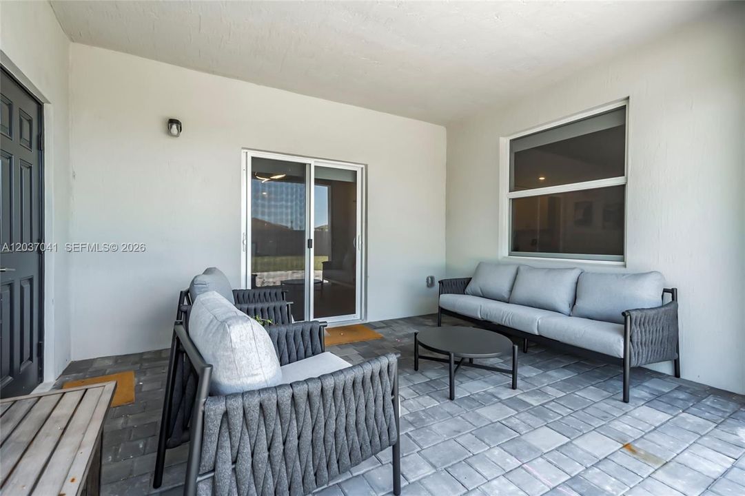 En Venta: $850,000 (5 camas, 4 baños, 2838 Pies cuadrados)