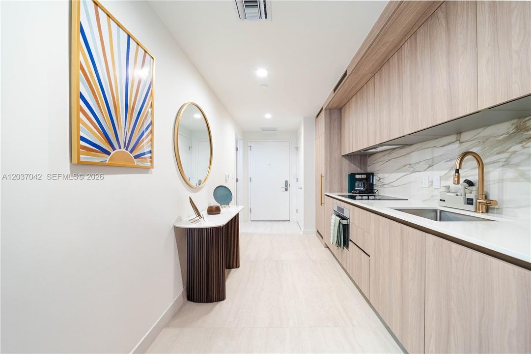 For Rent: $5,000 (0 beds, 1 baths, 542 Square Feet)