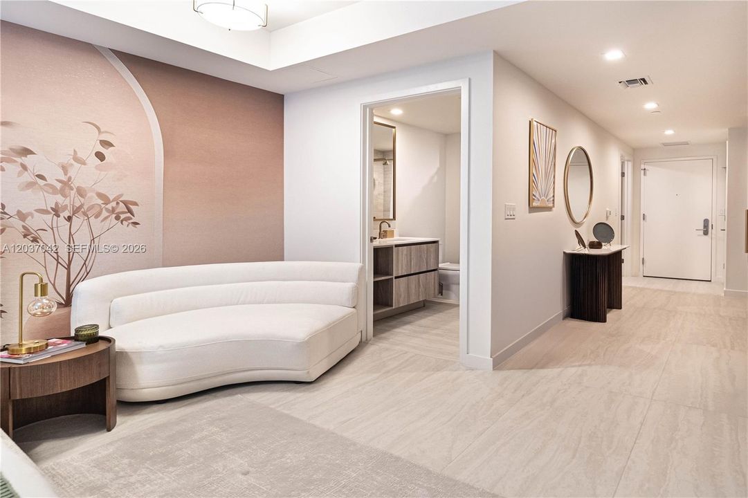 For Rent: $5,000 (0 beds, 1 baths, 542 Square Feet)