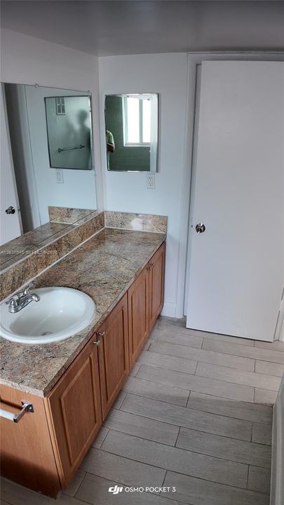 For Rent: $1,700 (1 beds, 1 baths, 434568 Square Feet)