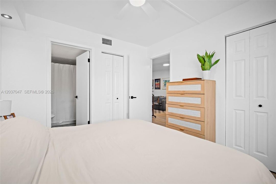 For Rent: $2,800 (2 beds, 2 baths, 625 Square Feet)