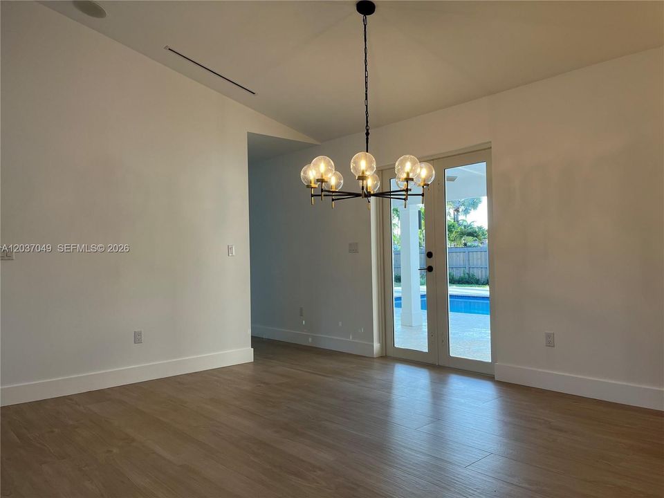 For Rent: $11,000 (5 beds, 3 baths, 2588 Square Feet)
