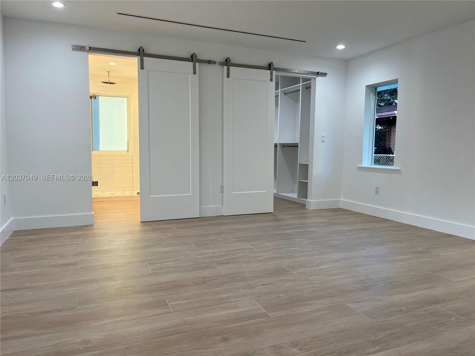 For Rent: $11,000 (5 beds, 3 baths, 2588 Square Feet)