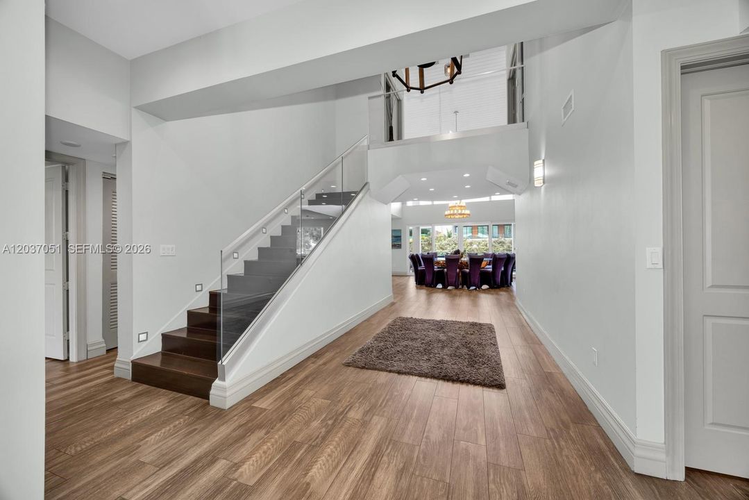 В аренду: $39,500 (6 спален, 5 ванн, 4432 Квадратных фут)