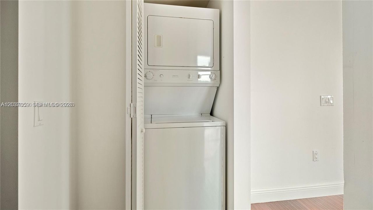 For Rent: $4,500 (2 beds, 2 baths, 1289 Square Feet)