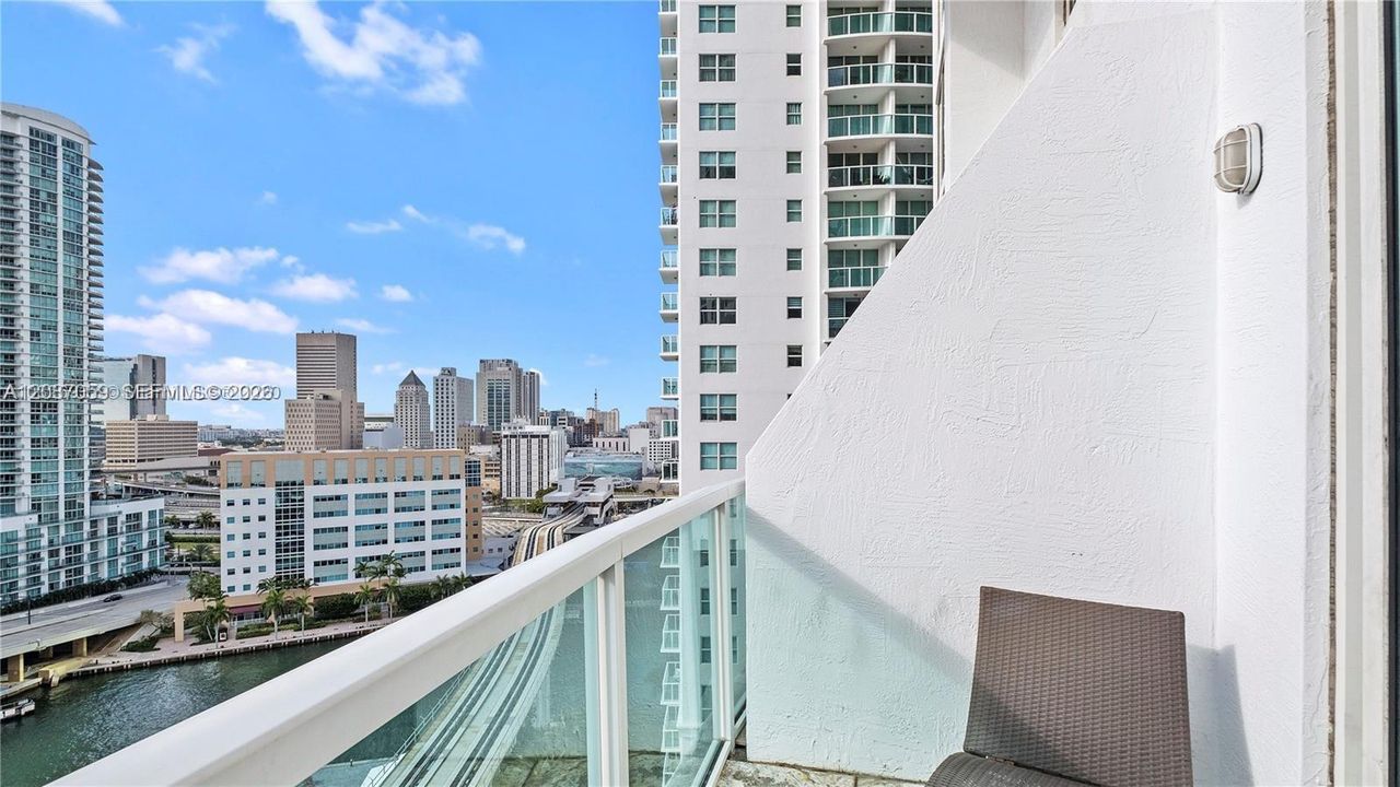 For Rent: $4,500 (2 beds, 2 baths, 1289 Square Feet)