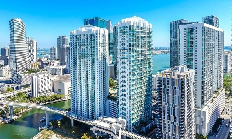 For Rent: $4,500 (2 beds, 2 baths, 1289 Square Feet)