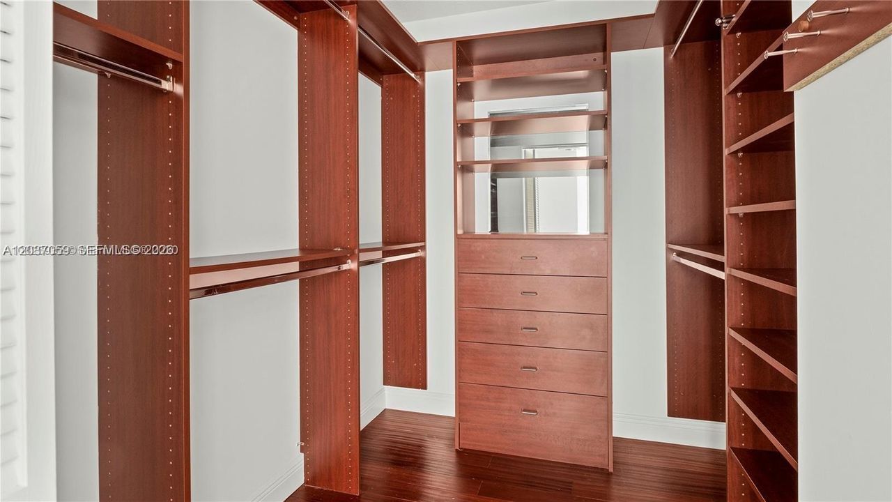 For Rent: $4,500 (2 beds, 2 baths, 1289 Square Feet)