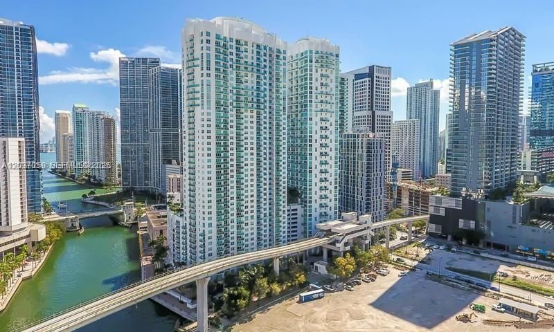 For Rent: $4,500 (2 beds, 2 baths, 1289 Square Feet)