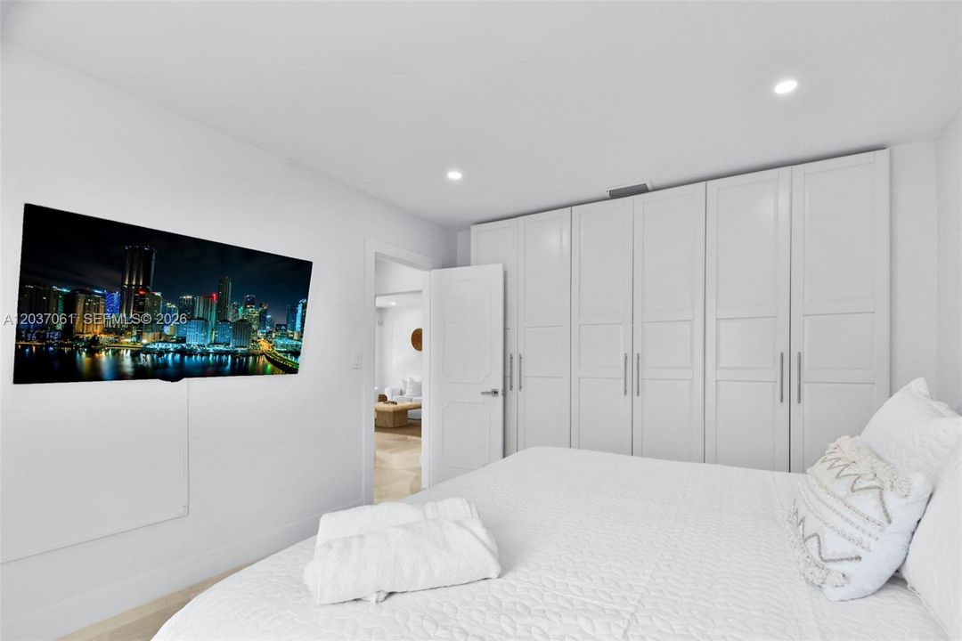 待售: $1,250,000 (3 贝兹, 2 浴室, 1739 平方英尺)