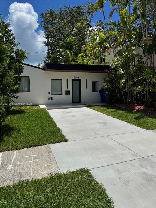 For Rent: $3,500 (2 beds, 1 baths, 900 Square Feet)