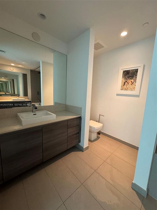 For Rent: $4,250 (1 beds, 1 baths, 1080 Square Feet)
