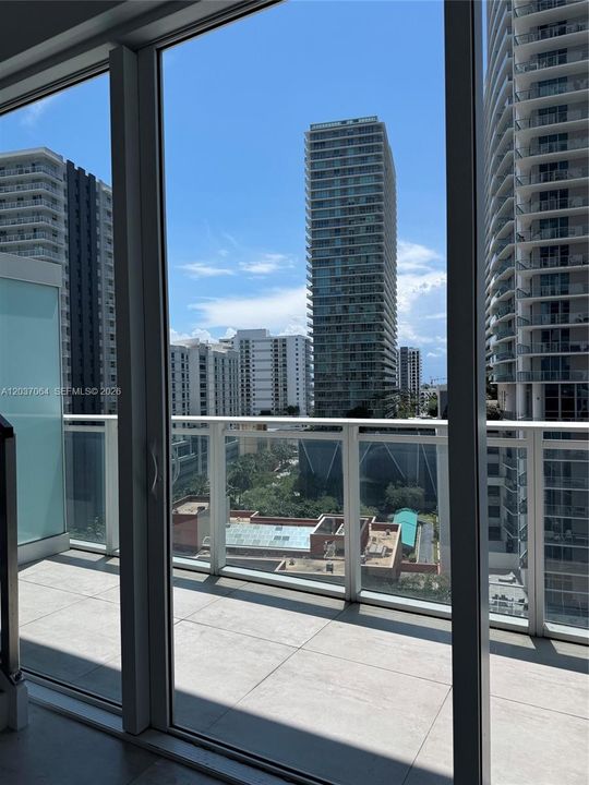 For Rent: $4,250 (1 beds, 1 baths, 1080 Square Feet)