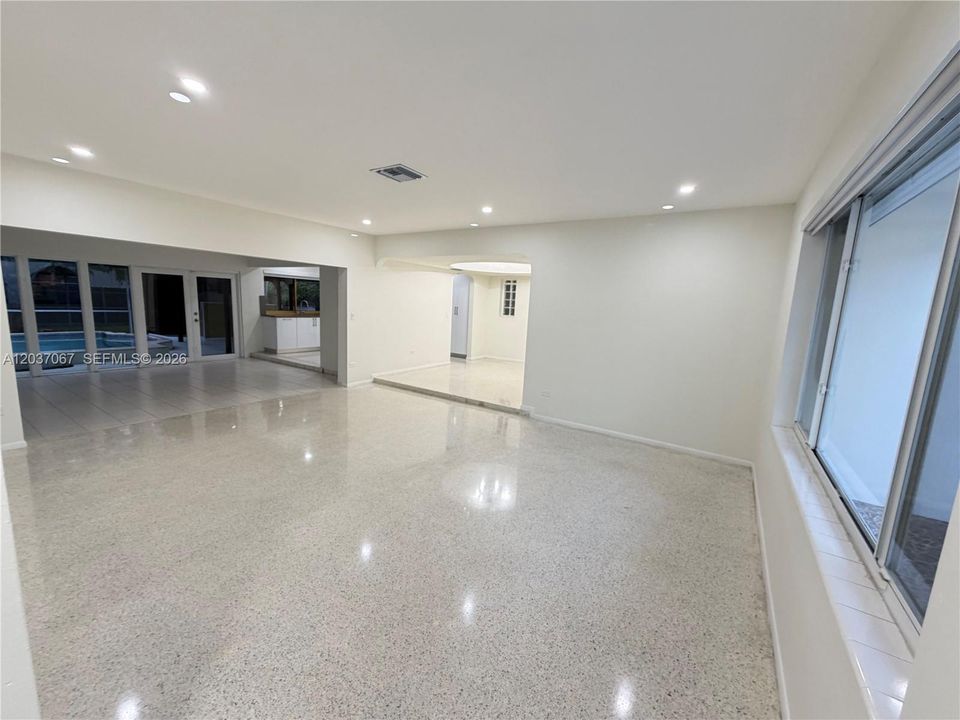 For Rent: $4,500 (3 beds, 2 baths, 1761 Square Feet)