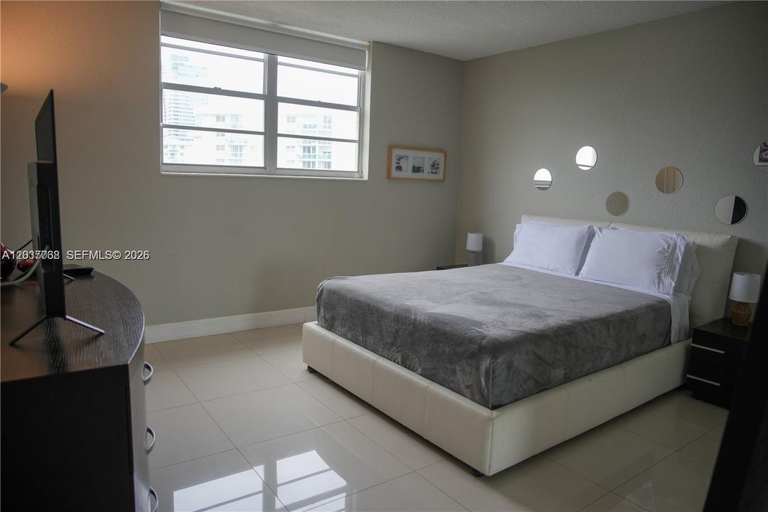 For Sale: $509,000 (1 beds, 1 baths, 1146 Square Feet)