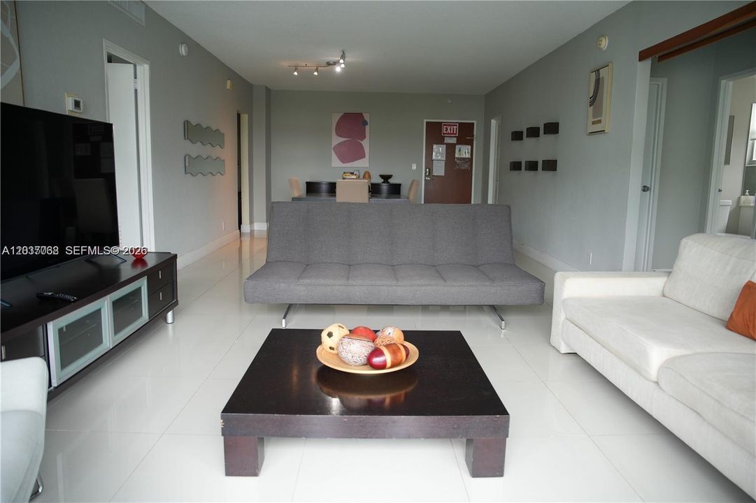 For Sale: $509,000 (1 beds, 1 baths, 1146 Square Feet)