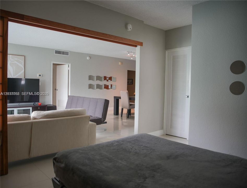 For Sale: $509,000 (1 beds, 1 baths, 1146 Square Feet)