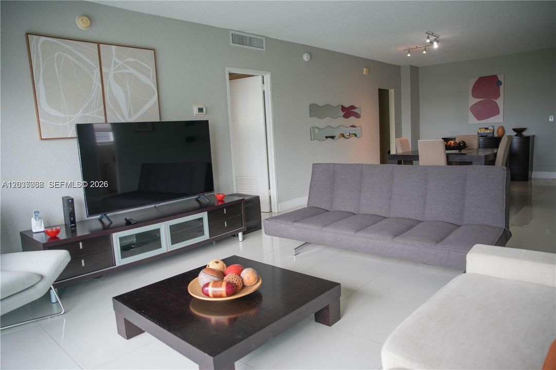 For Sale: $509,000 (1 beds, 1 baths, 1146 Square Feet)