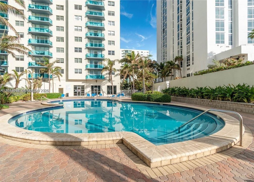 For Sale: $509,000 (1 beds, 1 baths, 1146 Square Feet)