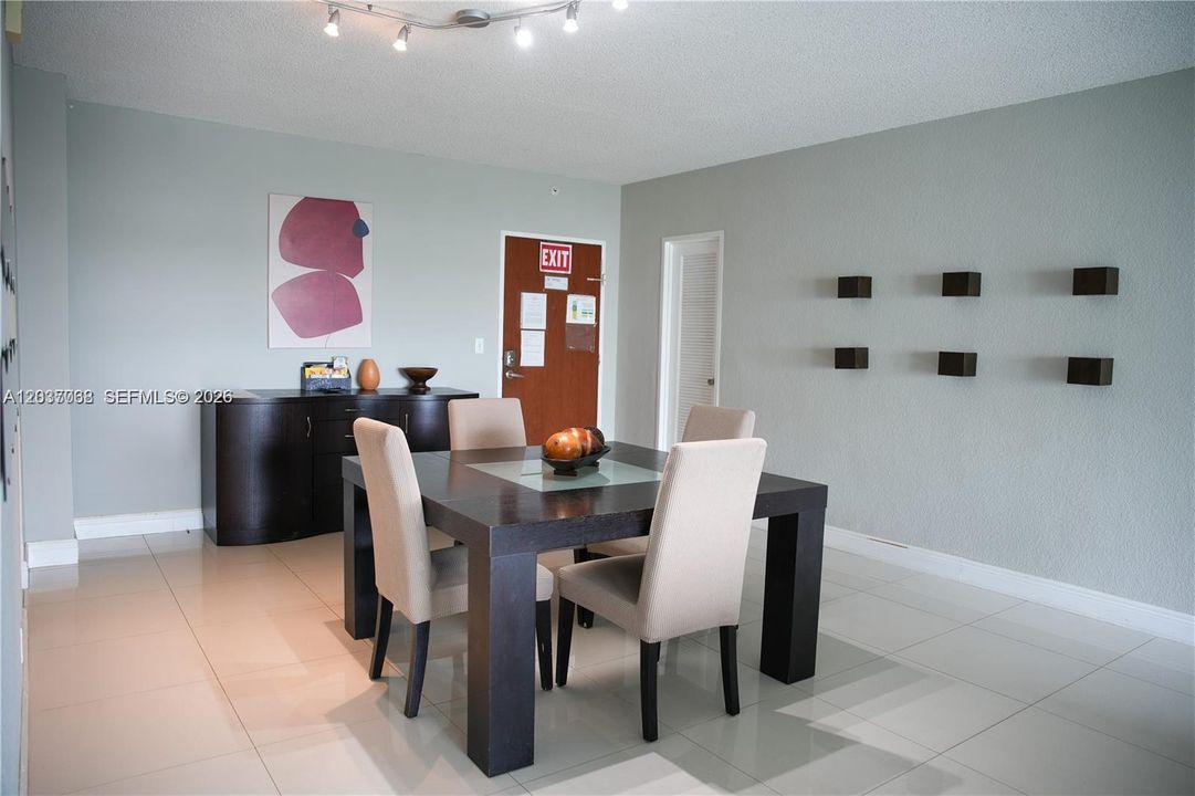 For Sale: $509,000 (1 beds, 1 baths, 1146 Square Feet)