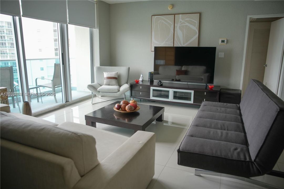For Sale: $509,000 (1 beds, 1 baths, 1146 Square Feet)