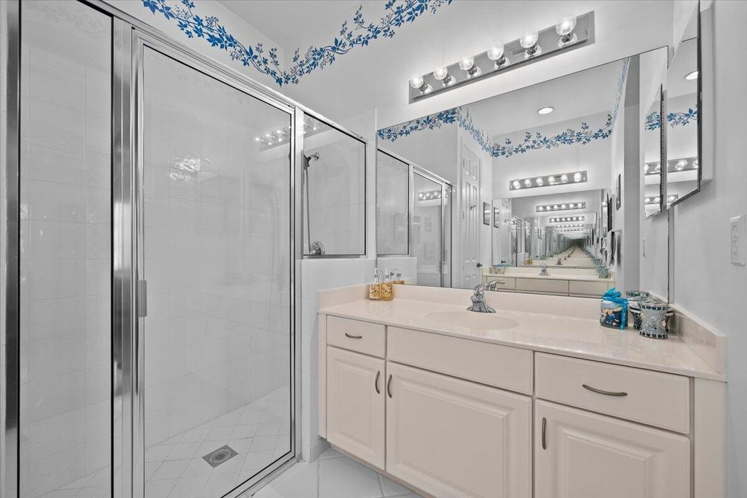 Downstairs Owner's Suite Bathroom