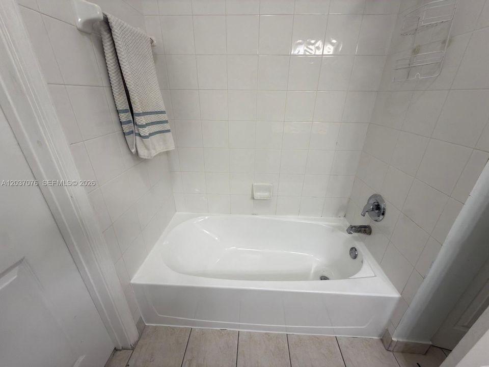 For Rent: $2,550 (2 beds, 2 baths, 1118 Square Feet)
