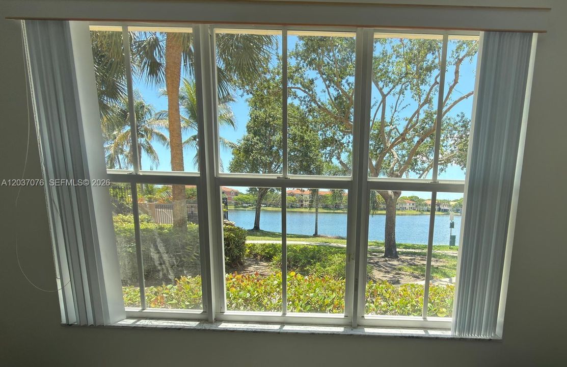 For Rent: $2,550 (2 beds, 2 baths, 1118 Square Feet)