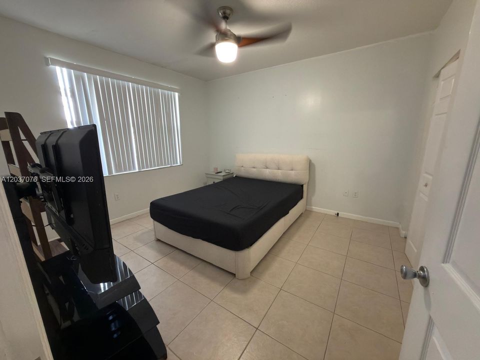 For Rent: $2,550 (2 beds, 2 baths, 1118 Square Feet)