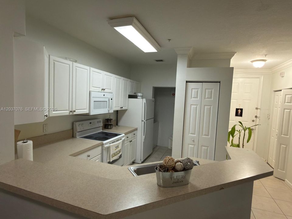 For Rent: $2,550 (2 beds, 2 baths, 1118 Square Feet)