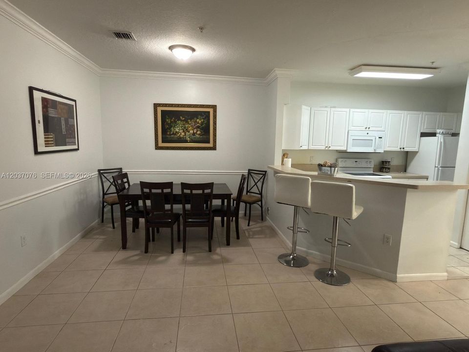 For Rent: $2,550 (2 beds, 2 baths, 1118 Square Feet)