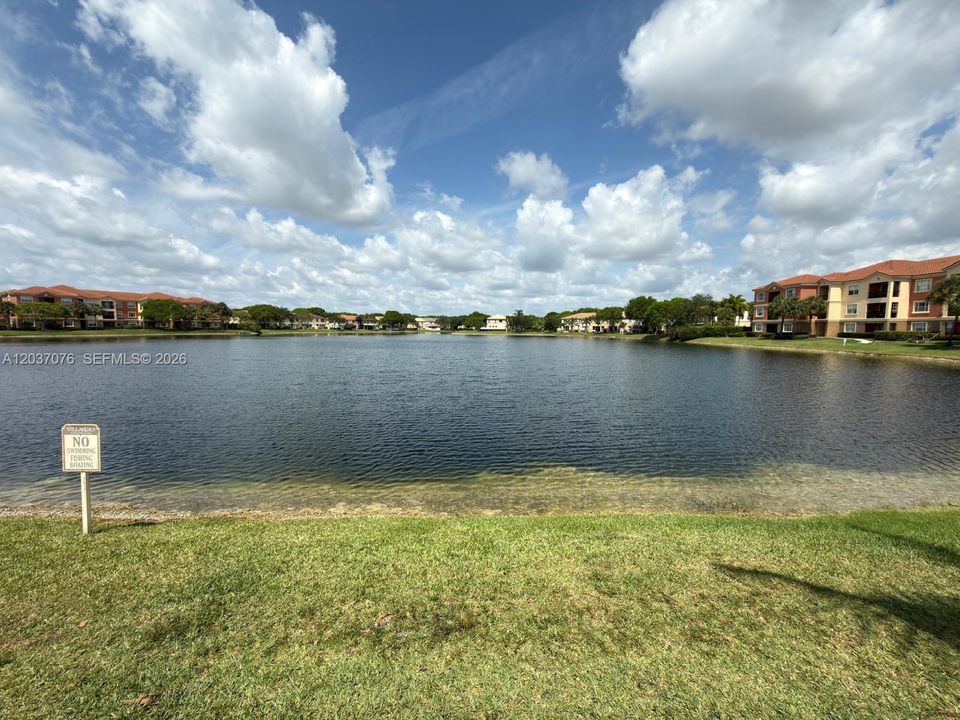 For Rent: $2,550 (2 beds, 2 baths, 1118 Square Feet)