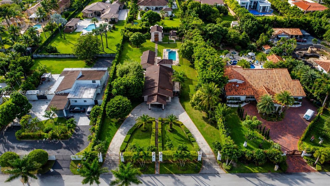 En Venta: $2,250,000 (4 camas, 2 baños, 2909 Pies cuadrados)