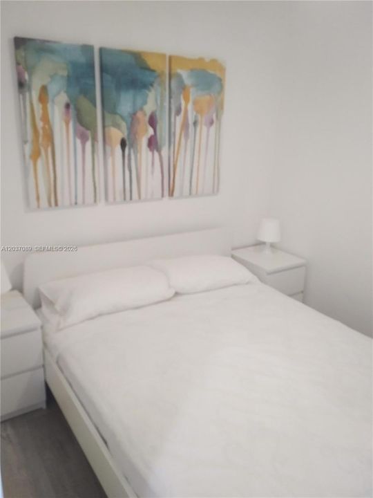 For Rent: $1,900 (1 beds, 1 baths, 450 Square Feet)