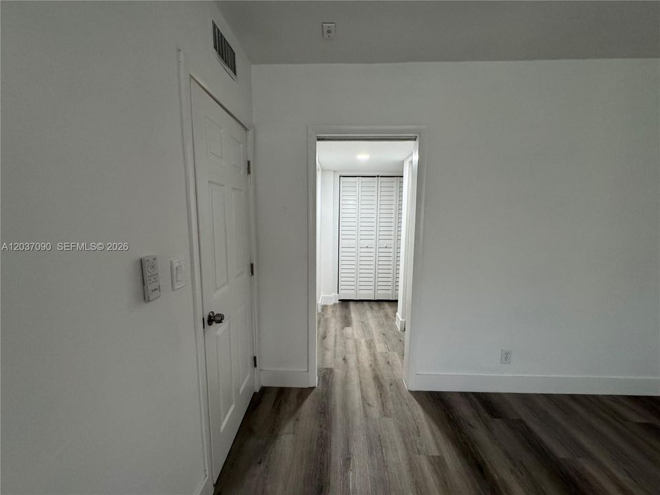For Sale: $255,000 (2 beds, 2 baths, 1100 Square Feet)