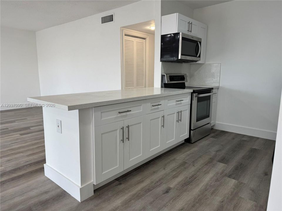 For Sale: $255,000 (2 beds, 2 baths, 1100 Square Feet)