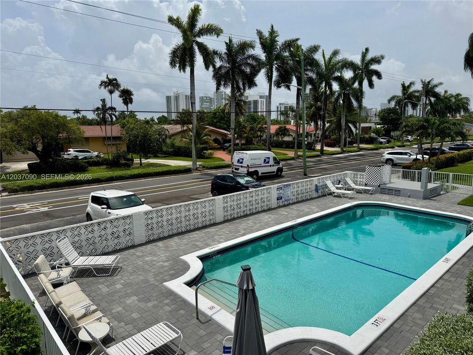 For Sale: $255,000 (2 beds, 2 baths, 1100 Square Feet)