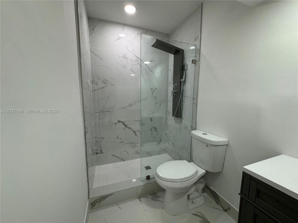 For Sale: $255,000 (2 beds, 2 baths, 1100 Square Feet)