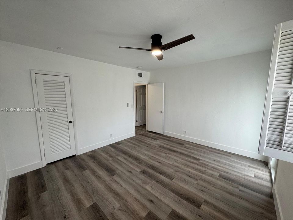 For Sale: $255,000 (2 beds, 2 baths, 1100 Square Feet)