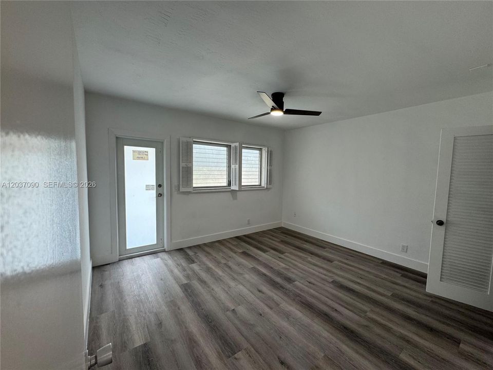 For Sale: $255,000 (2 beds, 2 baths, 1100 Square Feet)
