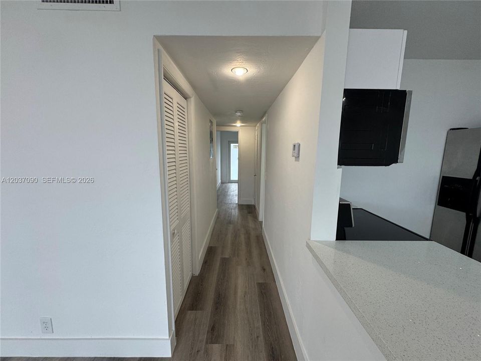 For Sale: $255,000 (2 beds, 2 baths, 1100 Square Feet)