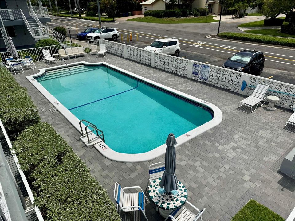For Sale: $255,000 (2 beds, 2 baths, 1100 Square Feet)