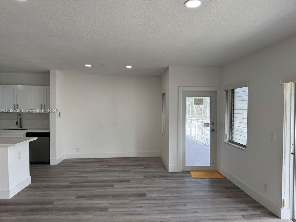 For Sale: $255,000 (2 beds, 2 baths, 1100 Square Feet)