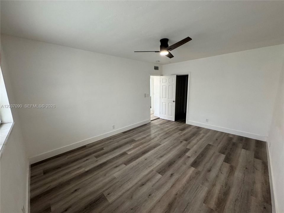 For Sale: $255,000 (2 beds, 2 baths, 1100 Square Feet)