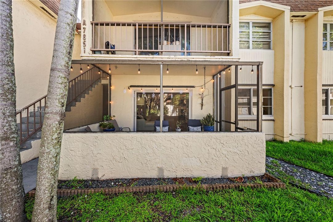 For Sale: $245,000 (2 beds, 2 baths, 1000 Square Feet)