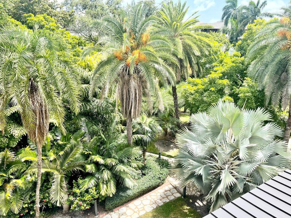 For Rent: $7,800 (3 beds, 2 baths, 1820 Square Feet)