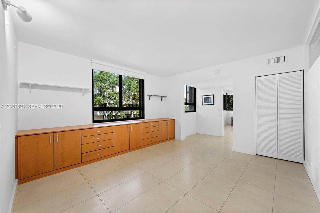 For Rent: $7,800 (3 beds, 2 baths, 1820 Square Feet)