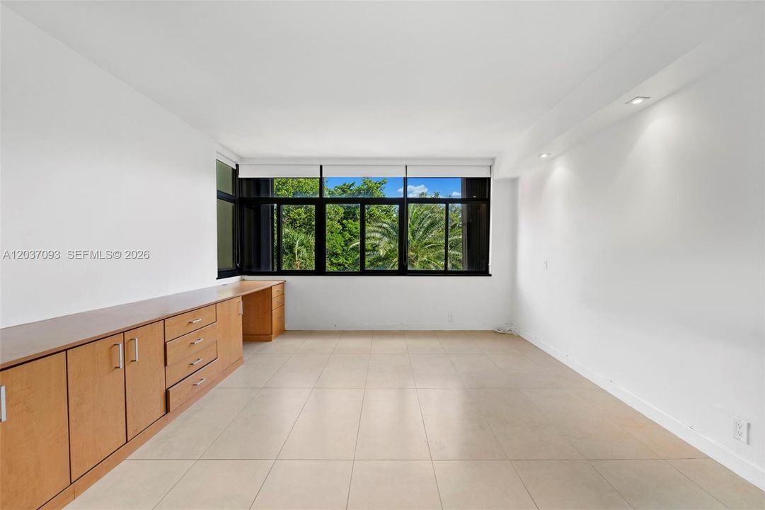 For Rent: $7,800 (3 beds, 2 baths, 1820 Square Feet)