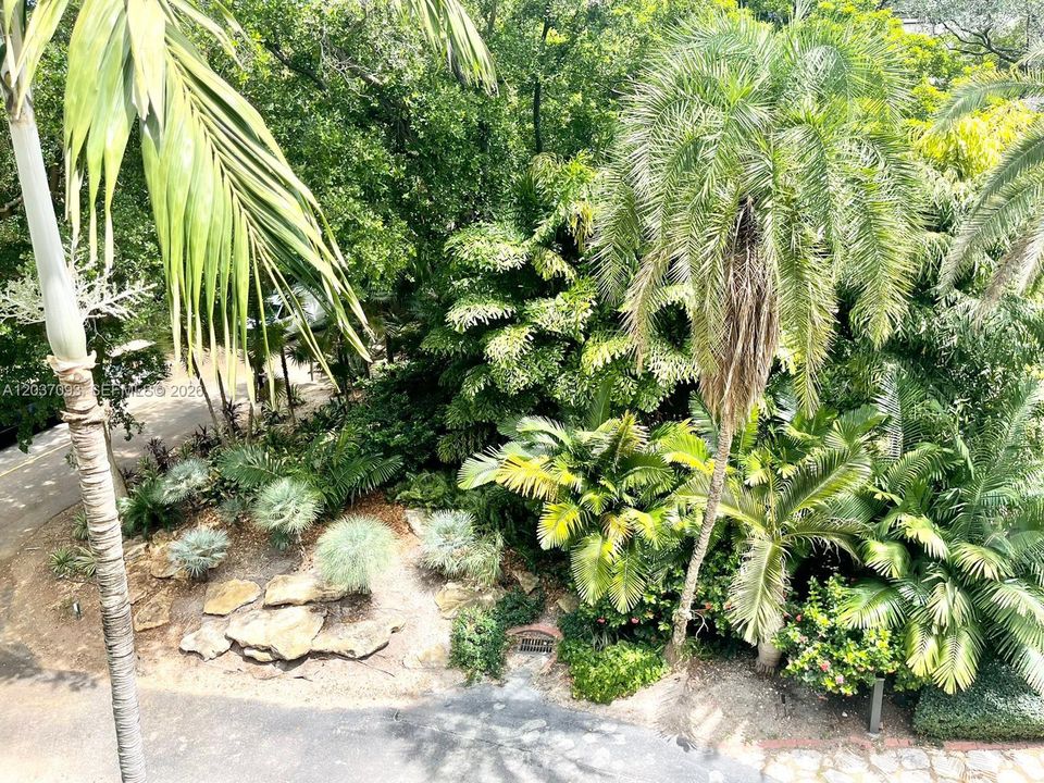 For Rent: $7,800 (3 beds, 2 baths, 1820 Square Feet)